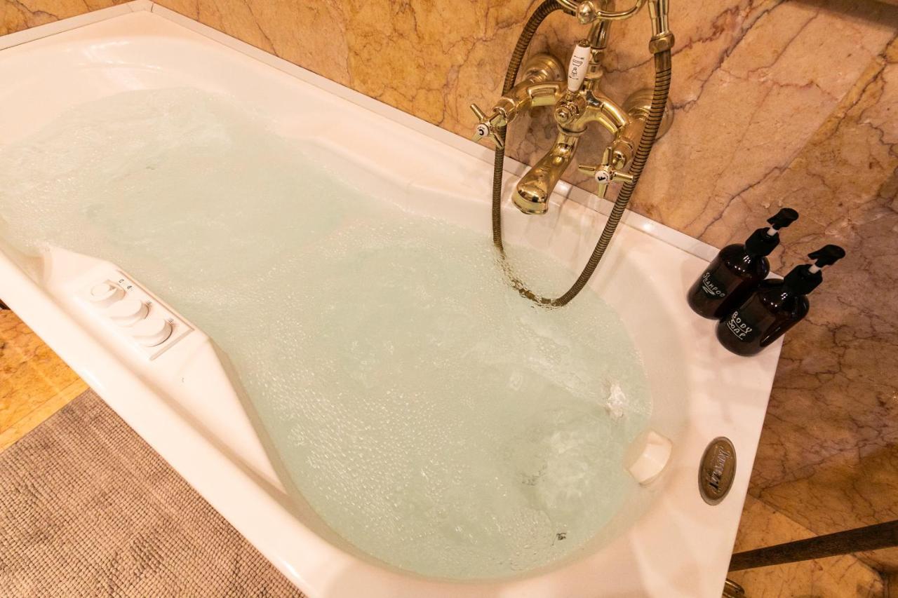 Klimt - Jacuzzi 5 Star - Luxury Design Apartment ميلان المظهر الخارجي الصورة