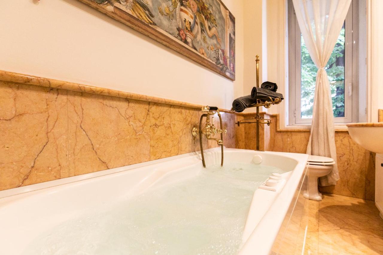 Klimt - Jacuzzi 5 Star - Luxury Design Apartment ميلان المظهر الخارجي الصورة