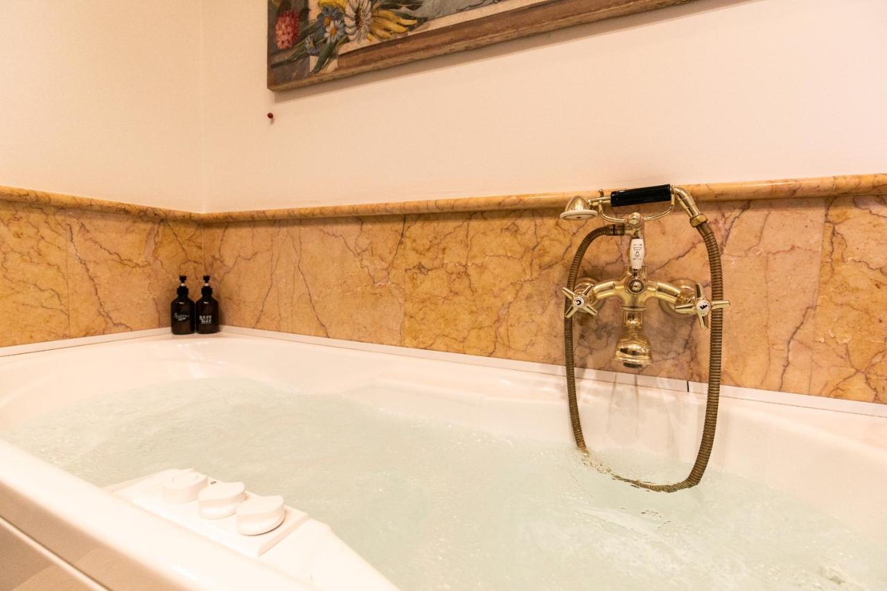 Klimt - Jacuzzi 5 Star - Luxury Design Apartment ميلان المظهر الخارجي الصورة
